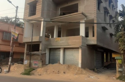 Thakurpukur,on M.G.Road,900sqft,2BHK (PA246)