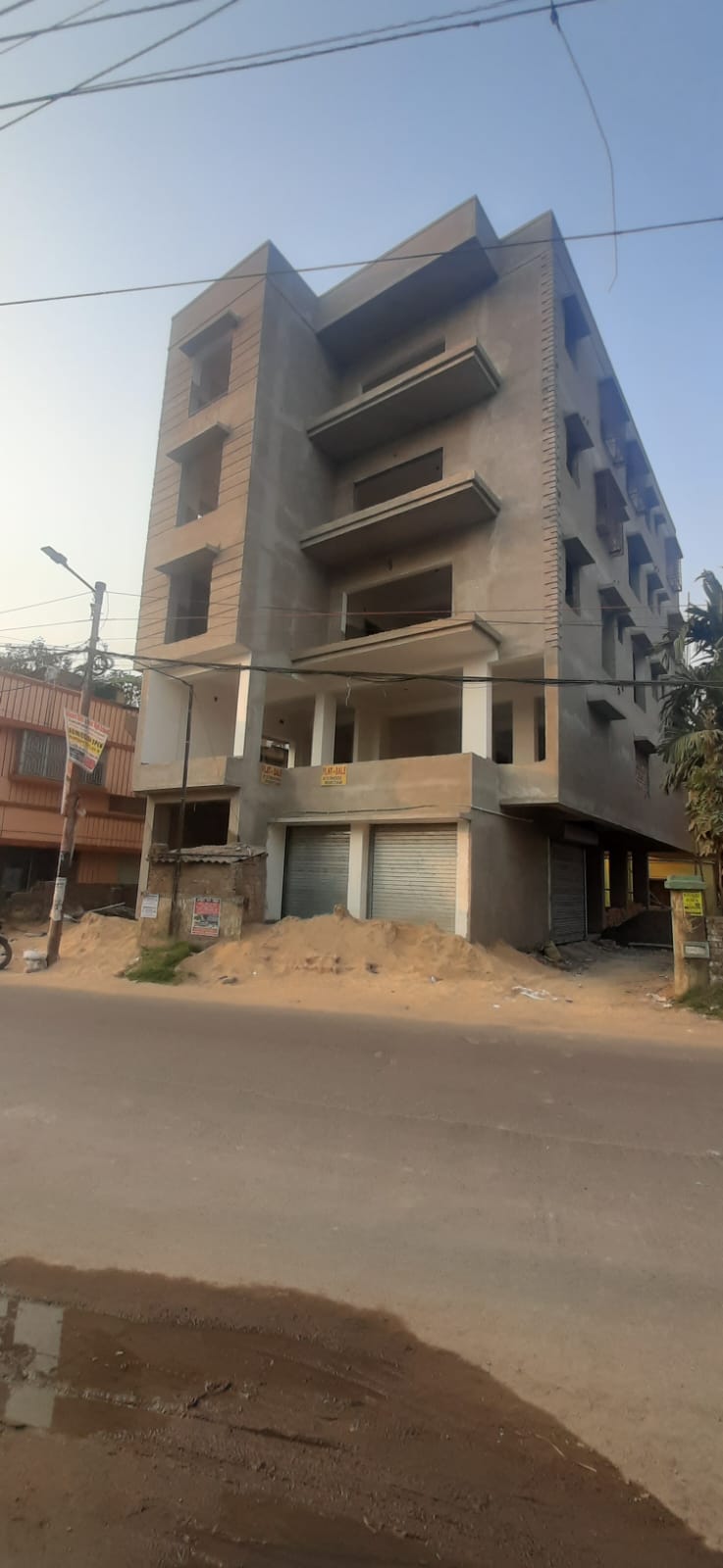 Thakurpukur,on M.G.Road,3BHK (PA246)