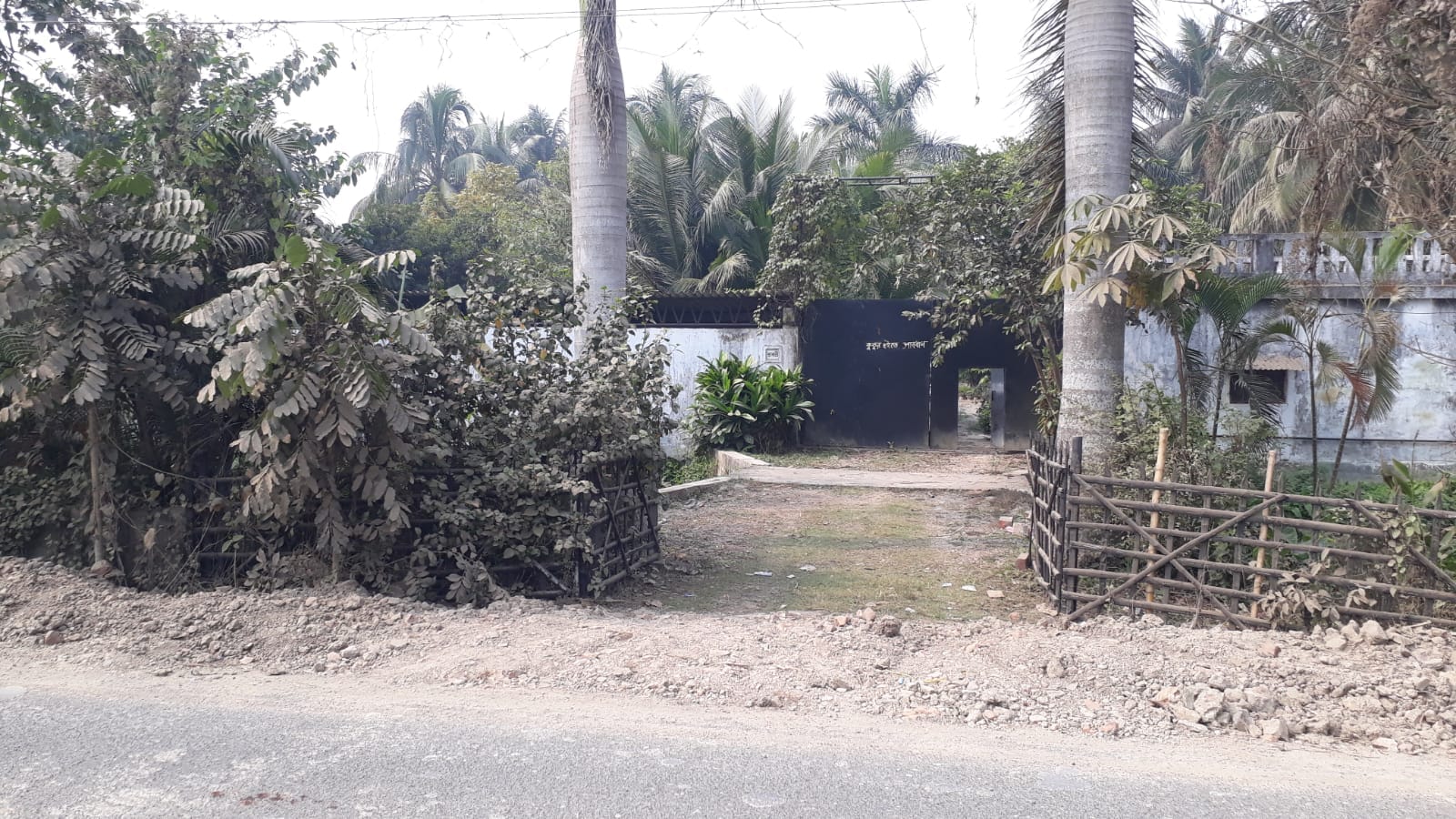 Bibirhat New Road,Raipur Road,58katha Land with Villa (PA100)