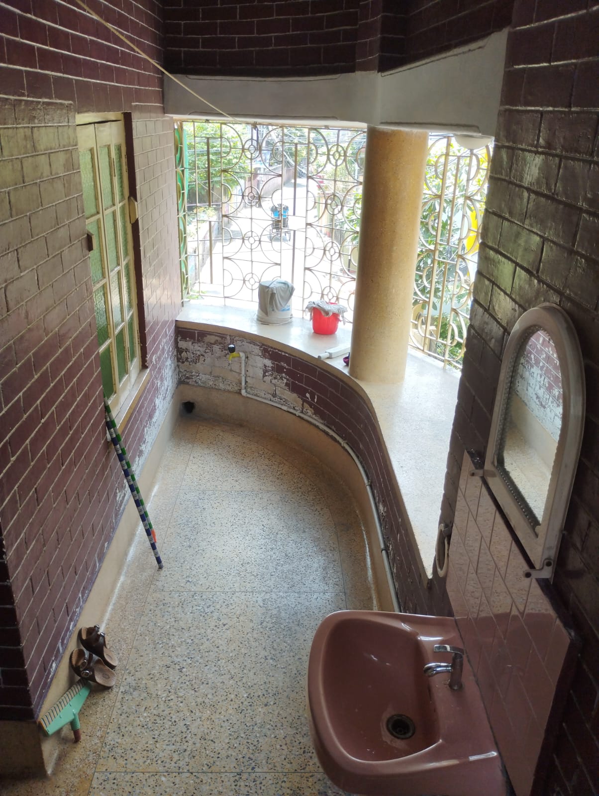 Behala Chowrasta East,Monmohan Park,Bonomali Ghosal Lane,3stored House (BA125)