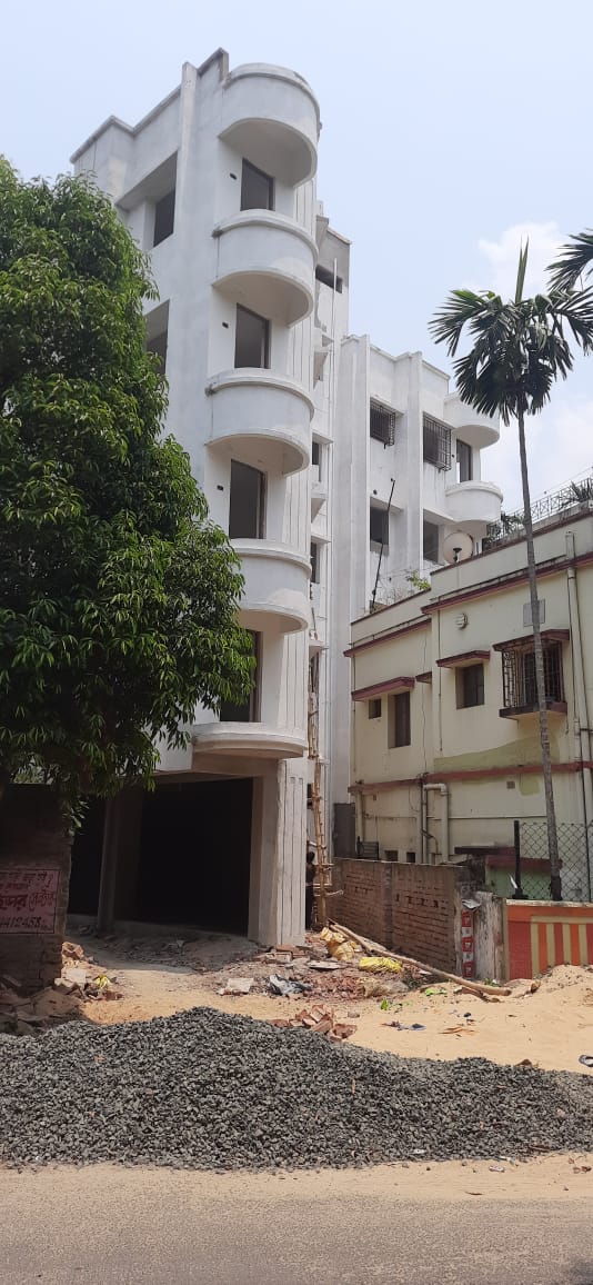 Behala Parnasree,Behala Flying Club Road,Shree Guru Apartment,190sqft Shop (BA198)