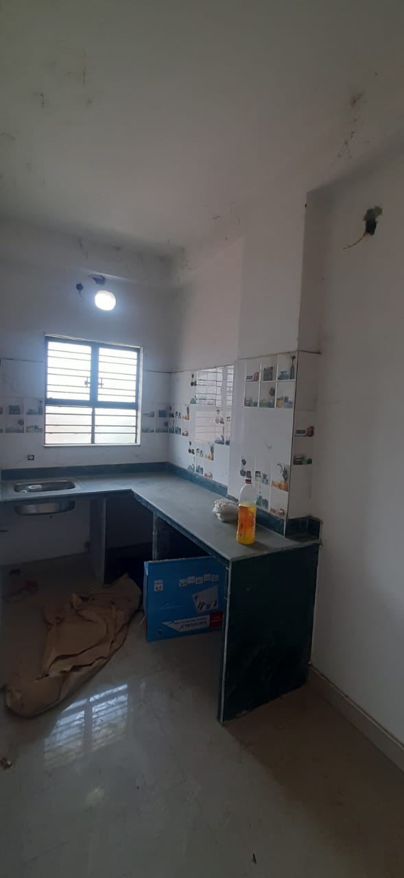 Thakurpukur,on M.G.Road,900sqft,2BHK (PA246)