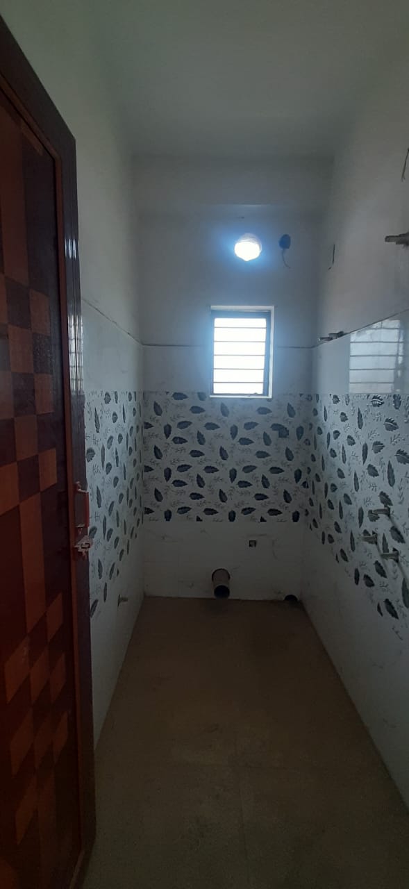 Thakurpukur,on M.G.Road,900sqft,2BHK (PA246)