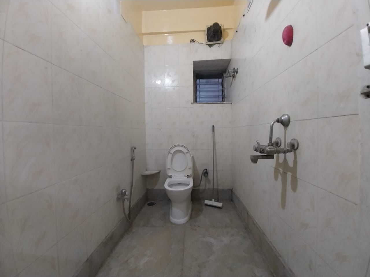 Thakurpukur,on D.H.Road,1225sqft,3BHK (OA423)