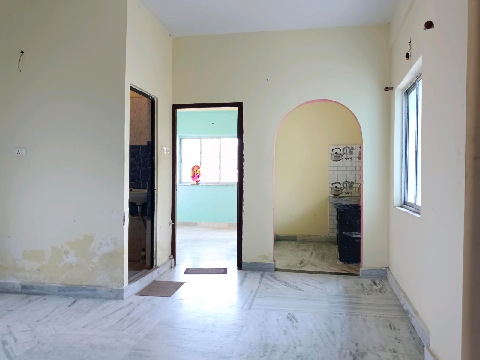 Behala Sakuntala Park,Ram Narayan Mukherjee Road,Ricky Apartment,950sqft,2BHK Rent (OA472)