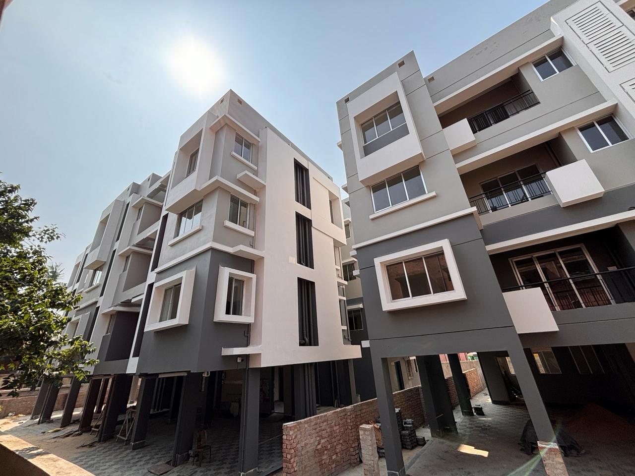 Behala Bakshibagan,Netaji Subhash Road,Essquare Parnasree,2BHK (PA321)