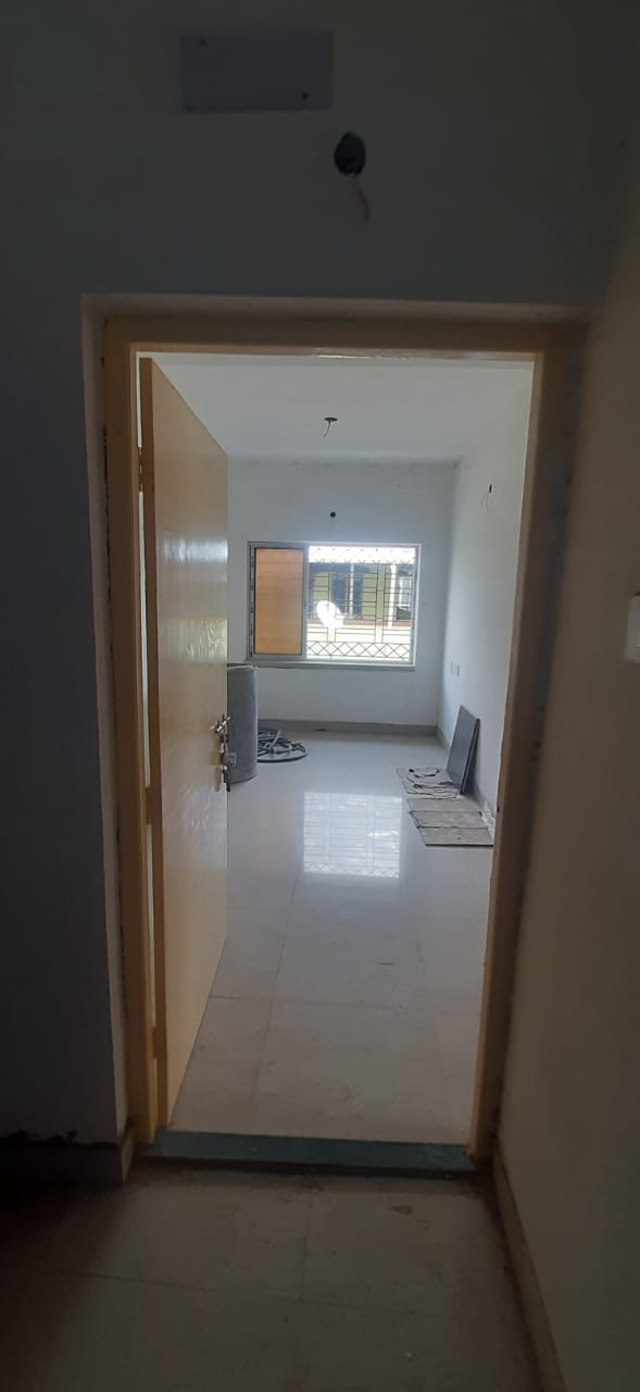 Thakurpukur,on M.G.Road,900sqft,2BHK (PA246)