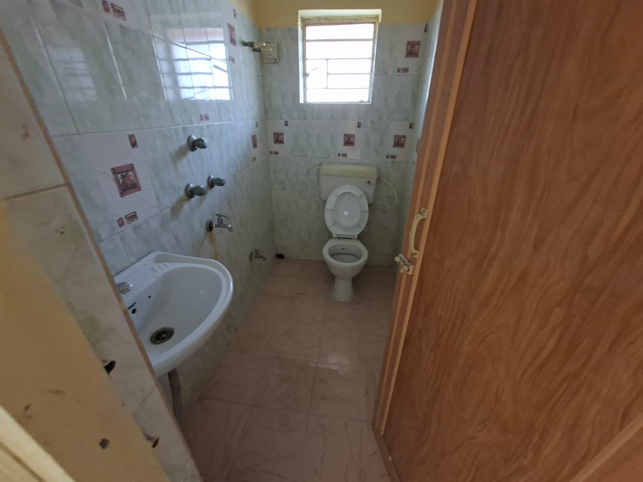 Tollygunge Muchipara,Raja Rammohan Roy Road,Gitanjali Apartment,1250sqft,3BHK (OA270)