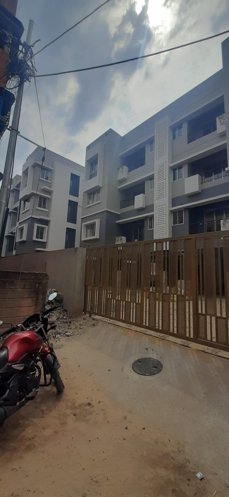 Behala Bakshibagan,Netaji Subhash Road,Essquare Parnasree,2BHK (PA321)