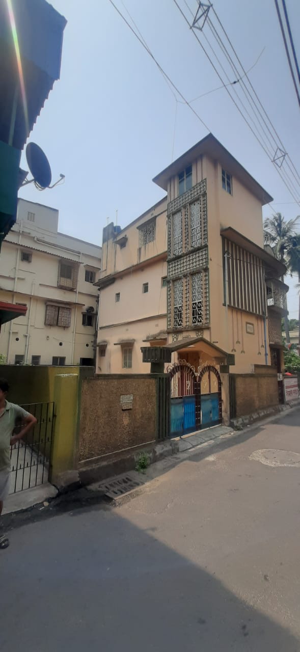 Behala Chowrasta East,Monmohan Park,Bonomali Ghosal Lane,3stored House (BA125)