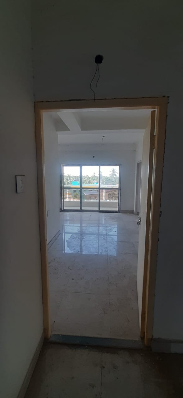 Thakurpukur,on M.G.Road,3BHK (PA246)