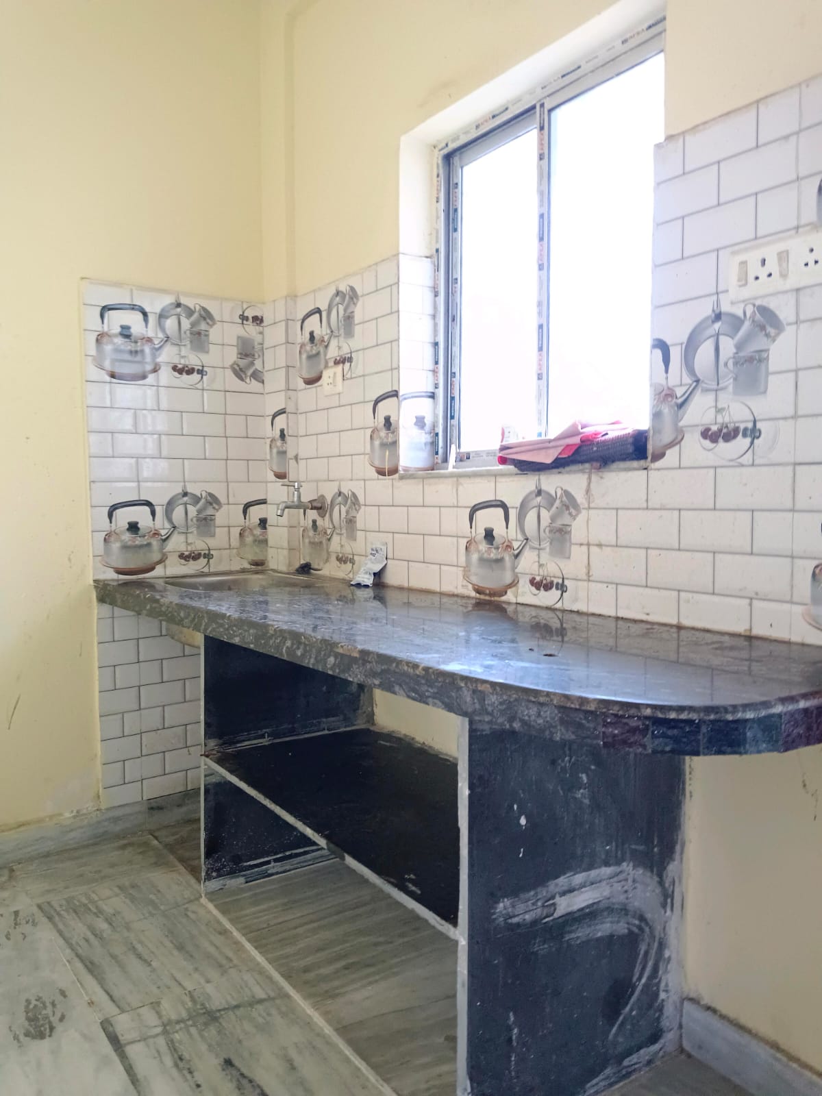Behala Sakuntala Park,Ram Narayan Mukherjee Road,Ricky Apartment,950sqft,2BHK Rent (OA472)