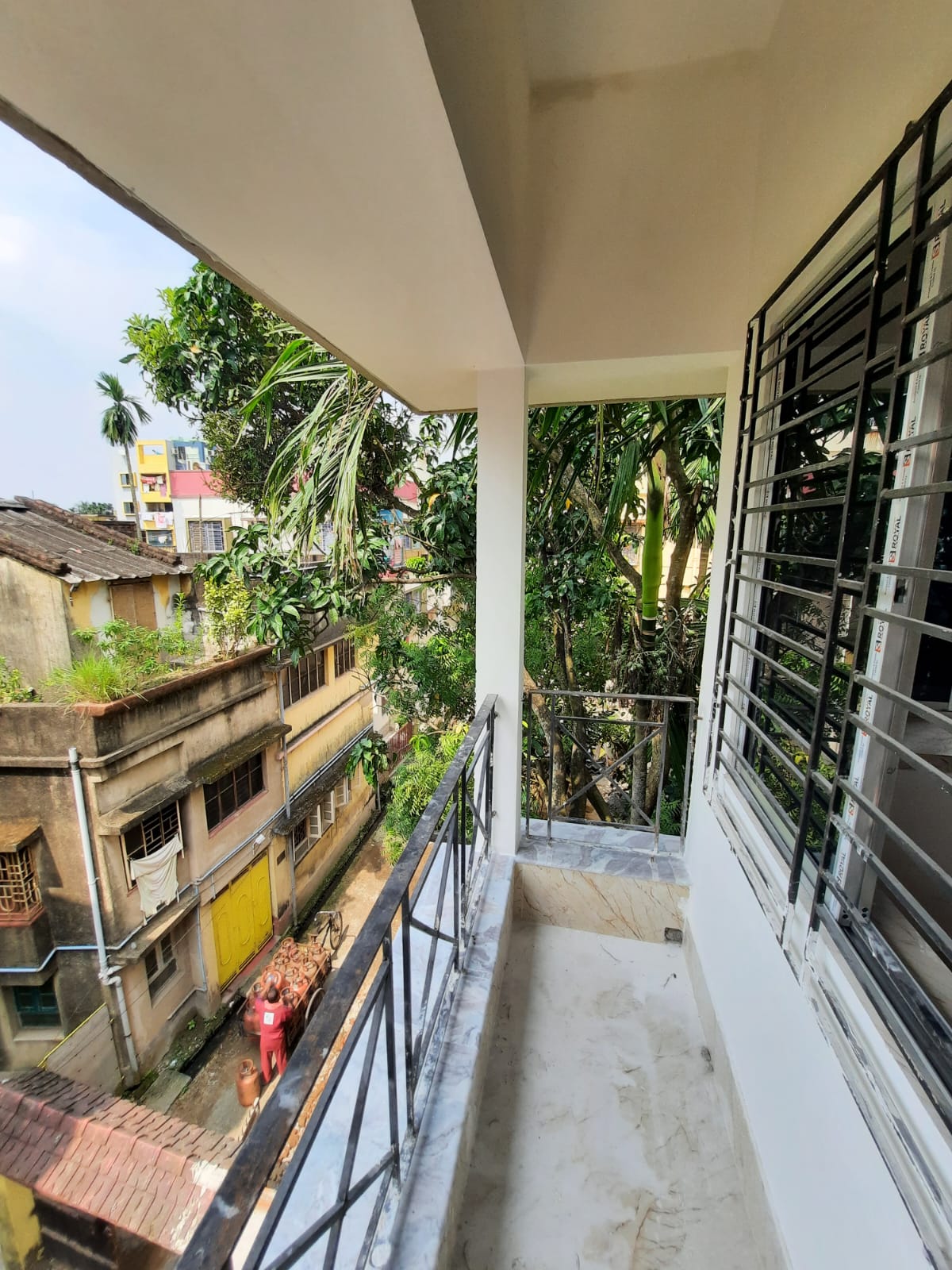 Behala Chowrasta East,Kalipada Mukherjee Rd,650sqft,2BHK (BA139)