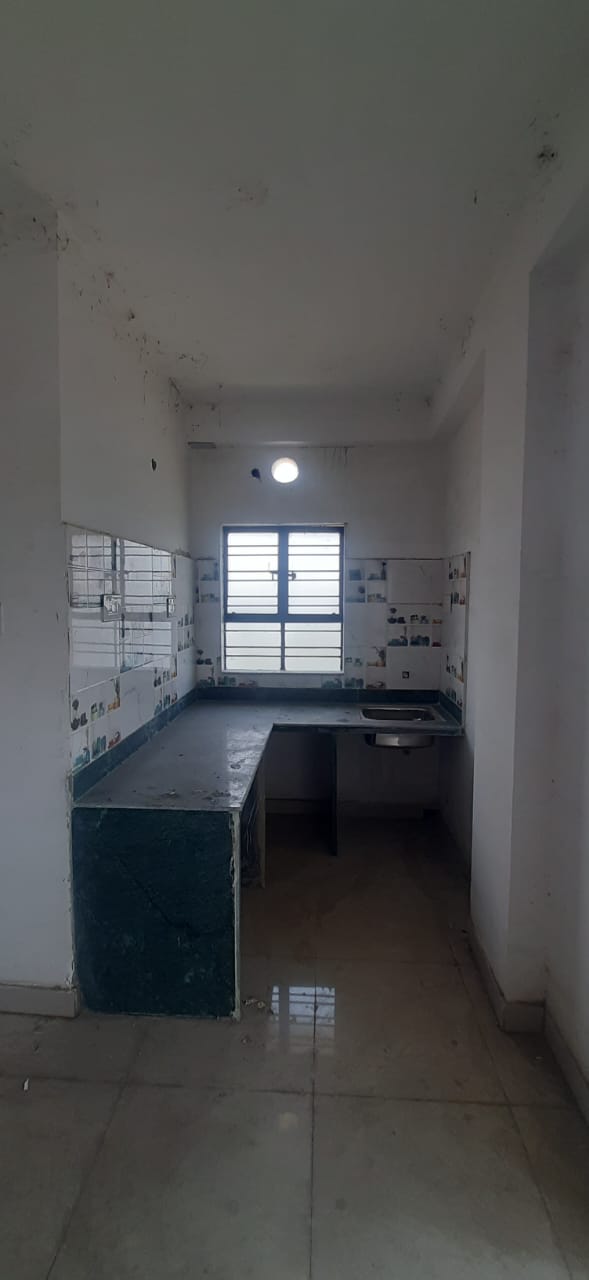 Thakurpukur,on M.G.Road,3BHK (PA246)