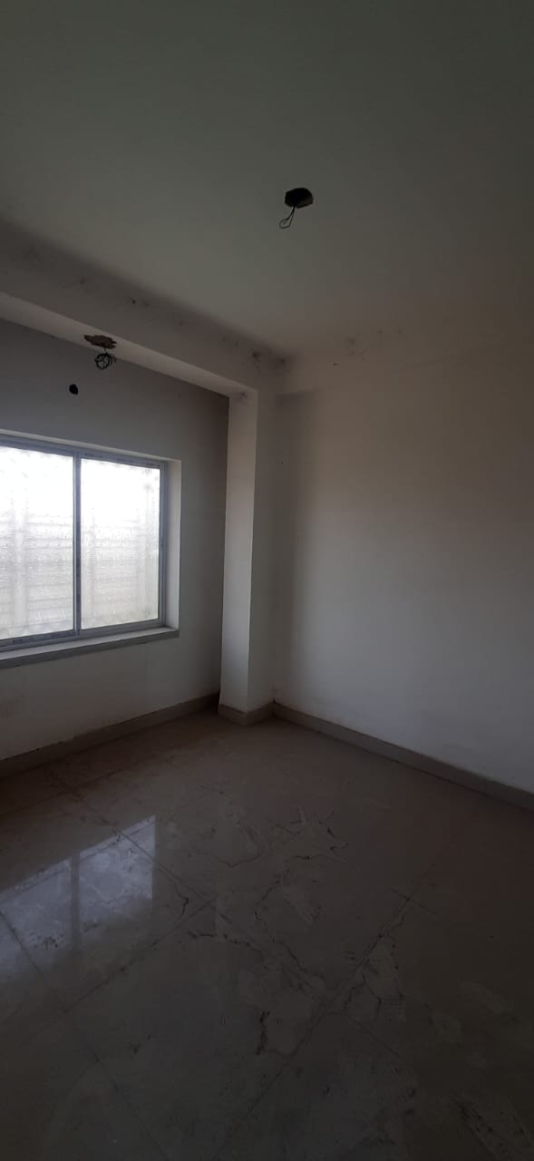 Thakurpukur,on M.G.Road,3BHK (PA246)