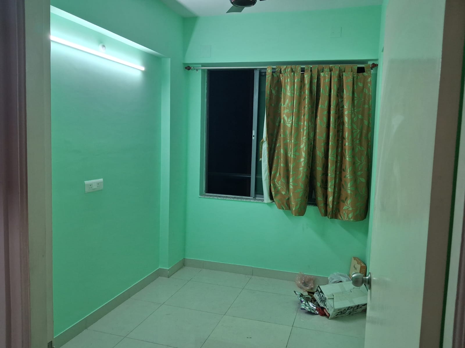 Joka Pailan,D.H.Road,Godrej7 Complex,1019sqft,3BHK Rent (OA430)