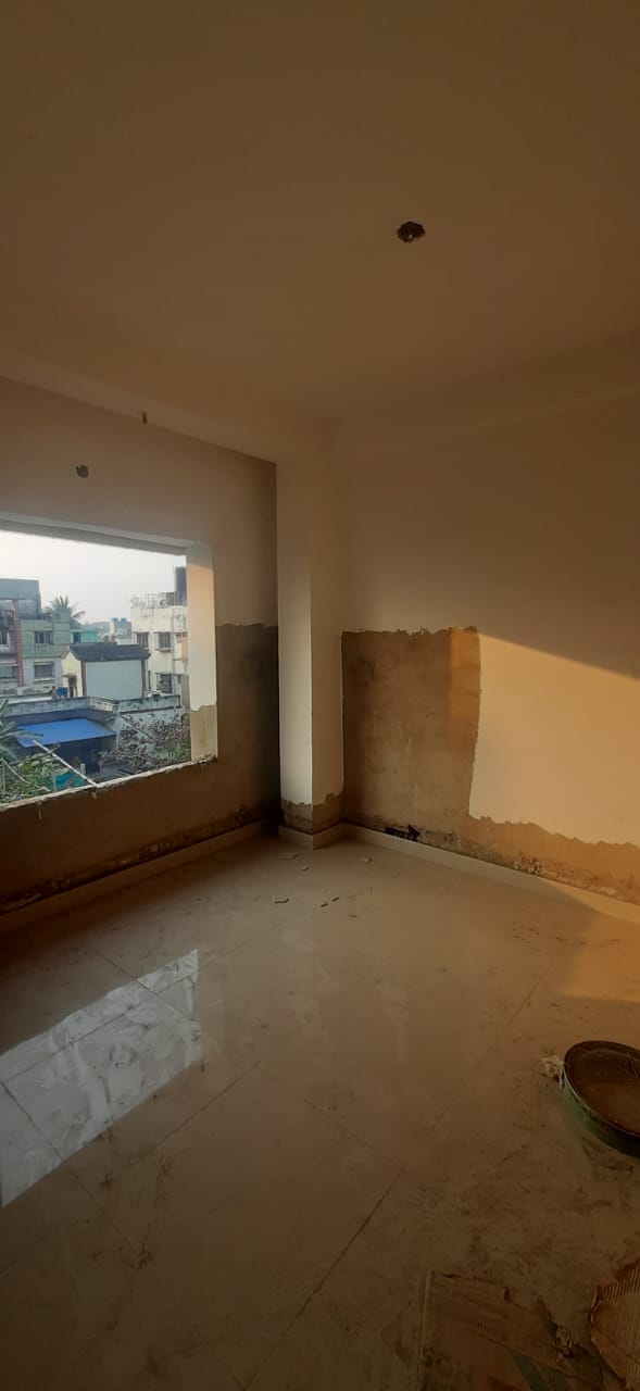 Thakurpukur,on M.G.Road,3BHK (PA246)