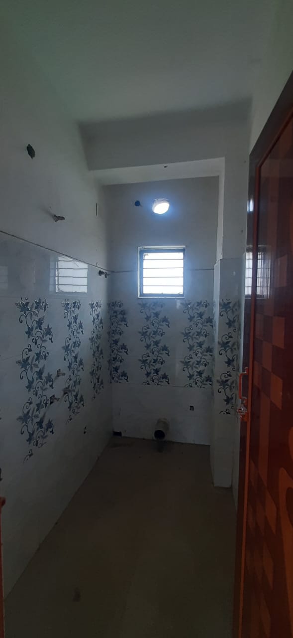 Thakurpukur,on M.G.Road,3BHK (PA246)
