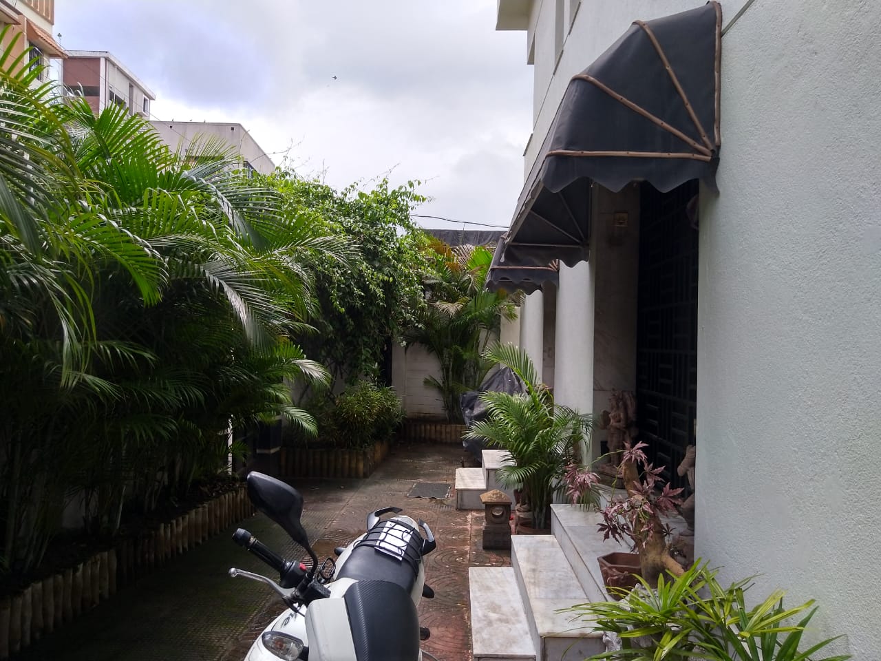Bhowanipore,Harish Chatterjee St,2storey House (PA280)