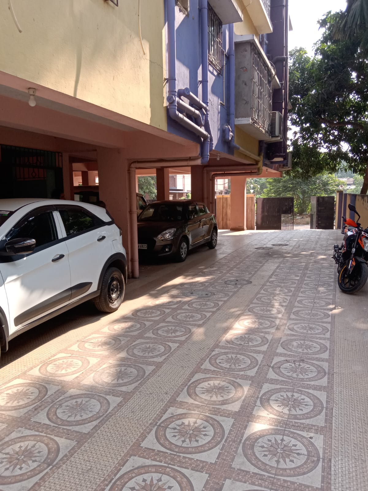 Behala Parnashree,Lahori Apartment,1300sqft,3BHK (BA117)