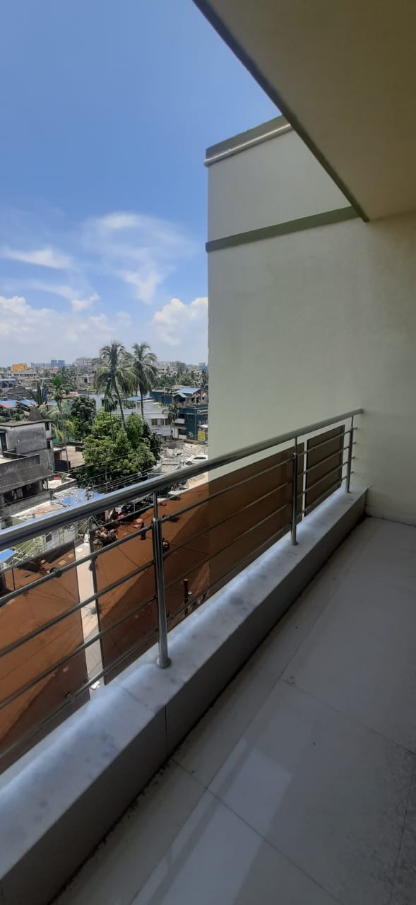 Thakurpukur,on M.G.Road,3BHK (PA246)